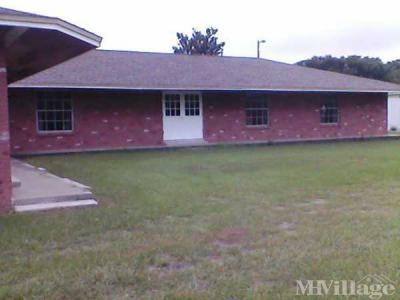 Photo 4 of 5 of park located at 10813 Main Street Thonotosassa, FL 33592