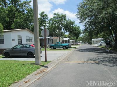 Photo 3 of 8 of park located at 9601 Clubhouse Ln. Tampa, FL 33635