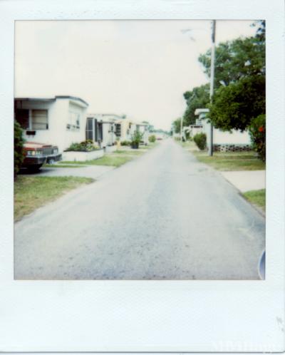 Photo 3 of 7 of park located at 7230 4th Street North Saint Petersburg, FL 33702