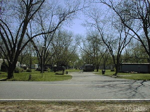 Photo of Dixon Mobile Home Park, Leesburg GA