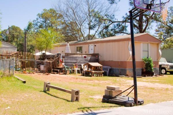 Photo of Pinewood Village Mobile Home Park, Bonaire GA