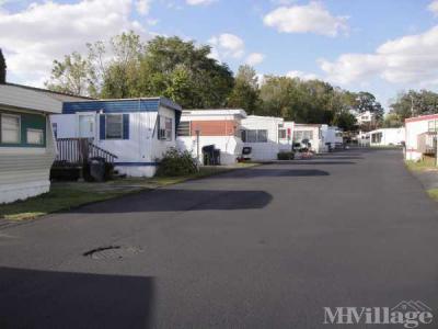 Photo 4 of 11 of park located at 3624 State Street Bettendorf, IA 52722