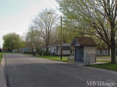 Mobile Home Park in Long Grove IA