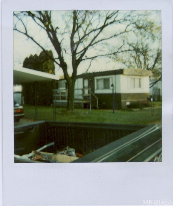Photo of Van Ackers Mobile Home Park, Muscatine IA