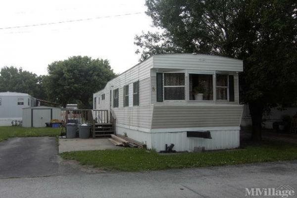 Photo of Willow Creek North Mobile Home Park, Bloomington IL