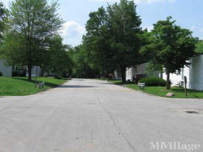 Photo 4 of 20 of park located at 2109 N Abbey Circle Peoria, IL 61604