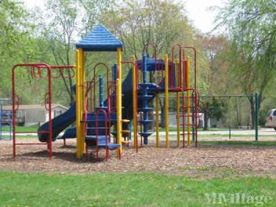 Royal Oaks Estates Mobile Home Park in Peoria, IL | MHVillage