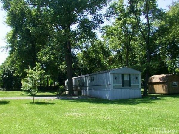 Photo 1 of 2 of park located at 13 Mobile Home Drive Du Quoin, IL 62832