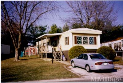 Photo 3 of 10 of park located at 508 Reagan Drive Eureka, IL 61530