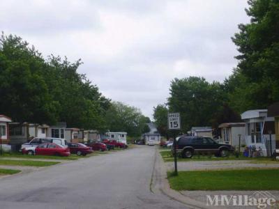 Photo 5 of 10 of park located at 508 Reagan Drive Eureka, IL 61530