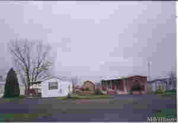 Photo of Creekside Village Mobile Home Community, Mentone IN