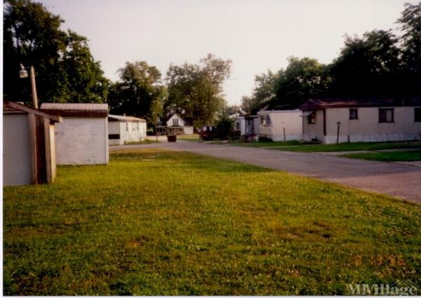 Photo of Mills Lake Mobile Home Park, Farmland IN