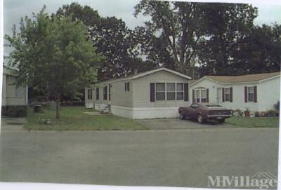 Photo 2 of 4 of park located at 108 Woodmoor Court Leavenworth, KS 66048