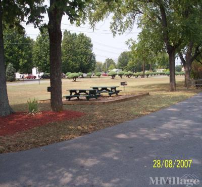 Photo 3 of 14 of park located at 1856 Loop Drive Bowling Green, KY 42101