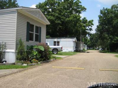 Photo 3 of 4 of park located at 3201 Kaliste Saloom Road Lafayette, LA 70508