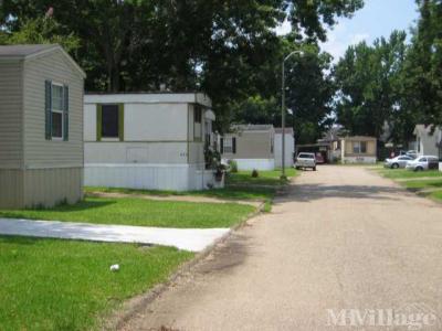 Photo 2 of 4 of park located at 3201 Kaliste Saloom Road Lafayette, LA 70508