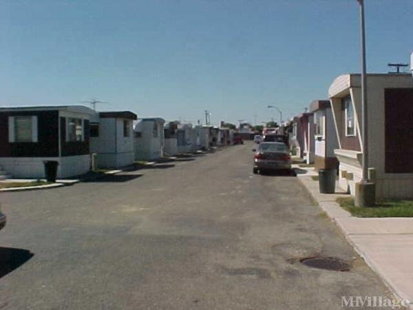 Photo of Leslie's Mobile Home Village, Roseville MI