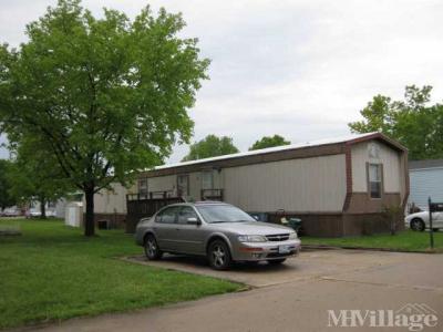 Photo 4 of 11 of park located at 3600 Deerfield Dr Saint Charles, MO 63301