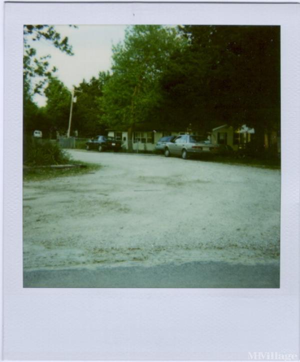 Pinewood Park Mobile Home Park in Wentzville, MO MHVillage