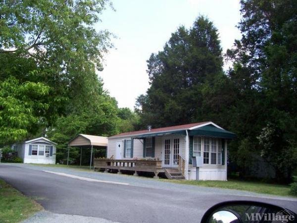 Photo of Tarheel Mobile Home Park, Chapel Hill NC