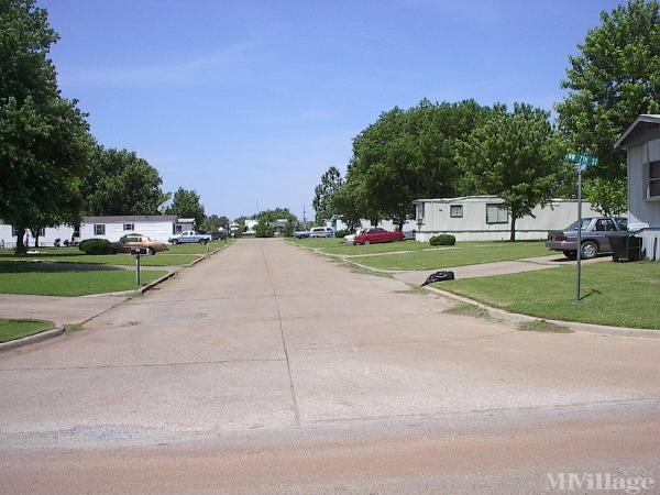 Photo 1 of 1 of park located at Raleigh Street Lindsay, OK 73052