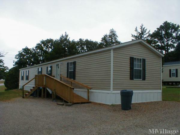 Camelot Estates Mobile Home Park in Poplar Bluff, MO | MHVillage