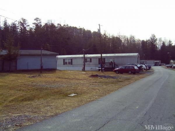Photo of Holcomb's Mobile Home Park, Yadkinville NC
