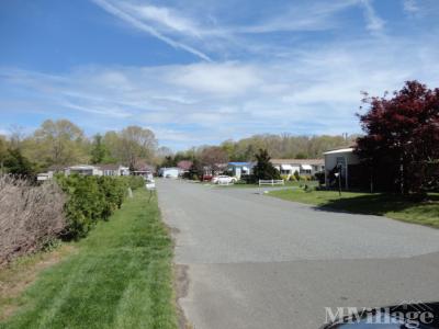 Photo 3 of 10 of park located at 768 E Garden Rd #1 Vineland, NJ 08360