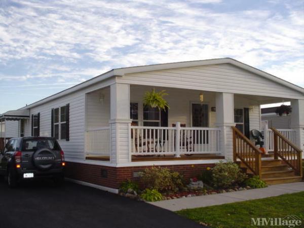 Rock Oak Estates Mobile Home Park in Clarence, NY | MHVillage