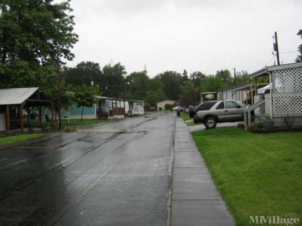 Photo of Country Manor Mobile Home Park, Springfield OR