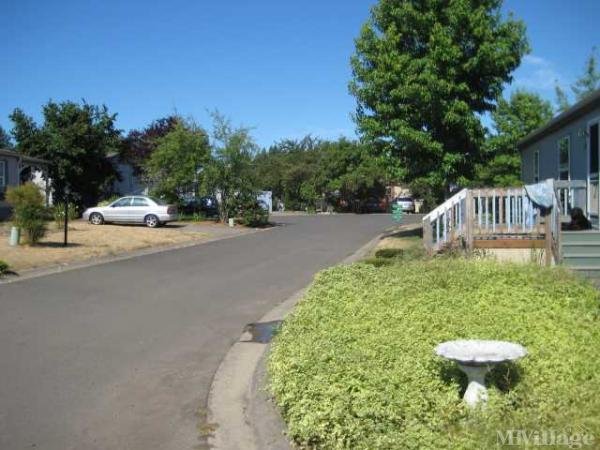Photo of Fernridge Mobile Home Park, Junction City OR