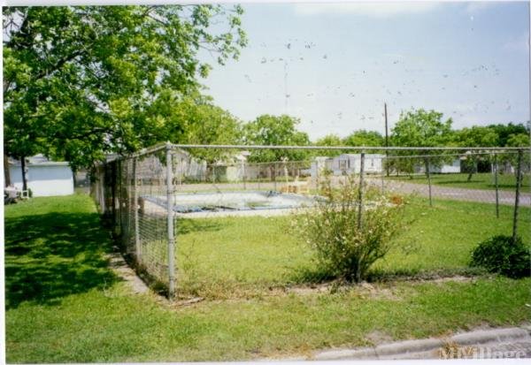 Photo 1 of 1 of park located at 108 W Crestwood Dr Victoria, TX 77901