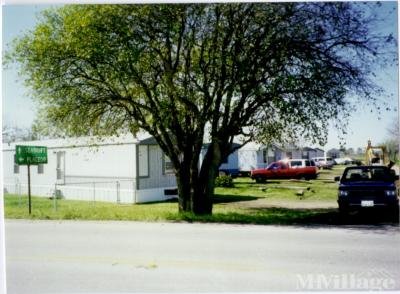 Mobile Home Park in Bloomington TX