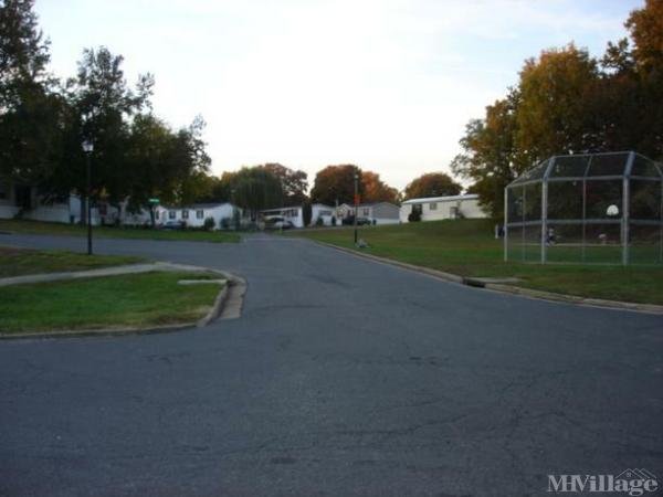 Photo 1 of 2 of park located at 76 Draper Cir Stafford, VA 22554