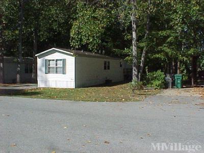 Photo 2 of 5 of park located at 3800 Pughsville Road #135 Suffolk, VA 23435