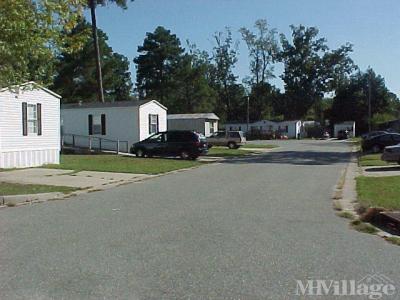 Photo 3 of 5 of park located at 3800 Pughsville Road #135 Suffolk, VA 23435