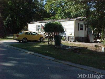 Photo 4 of 5 of park located at 3800 Pughsville Road #135 Suffolk, VA 23435