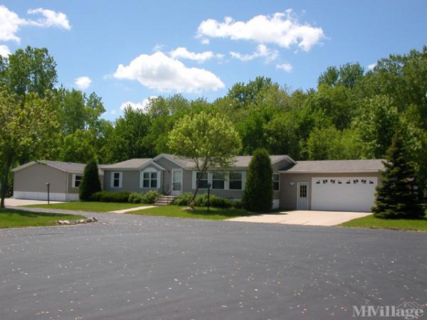 Photo of Five Oaks MHC, Menasha WI