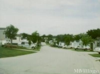 Photo 4 of 11 of park located at 2301 West College Avenue Oak Creek, WI 53154