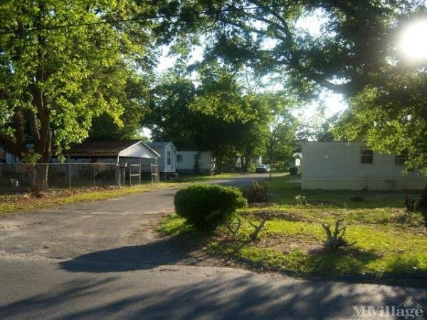 Photo 1 of 2 of park located at 111 Hickory Street Warner Robins, GA 31093
