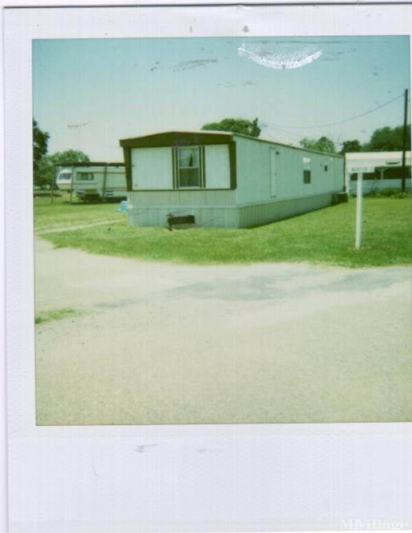 Photo 1 of 2 of park located at 102 Florine Street Youngsville, LA 70592