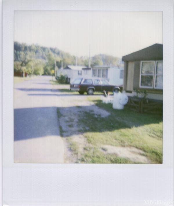 Photo of Hayes Mobile Home Park, Celina TN