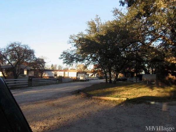 Photo of Oak Ridge Mobile Home Park, Floresville TX
