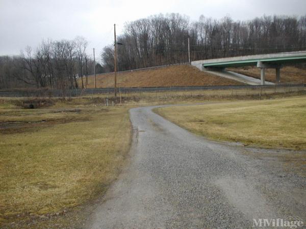 Photo 1 of 1 of park located at Thomas Circle Enon Valley, PA 16120