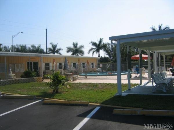 Photo 1 of 2 of park located at 4260 Bayshore Drive Naples, FL 34112