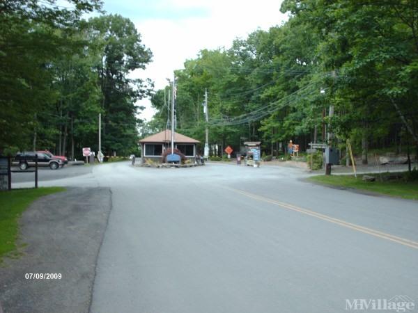 Lake Adventure Mobile Home Park in Milford, PA | MHVillage