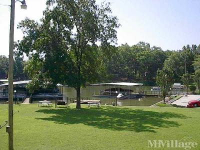Photo 3 of 7 of park located at 56 Blue Spruce Lane Sunrise Beach, MO 65079