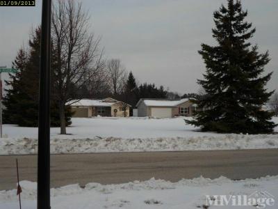 Photo 4 of 20 of park located at 3307 Kinglet Dr Manitowoc, WI 54220