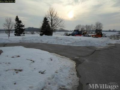 Photo 5 of 20 of park located at 3307 Kinglet Dr Manitowoc, WI 54220