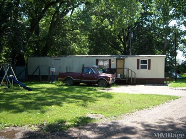 Photo 1 of 2 of park located at 2100 Highway 24 Manhattan, KS 66502